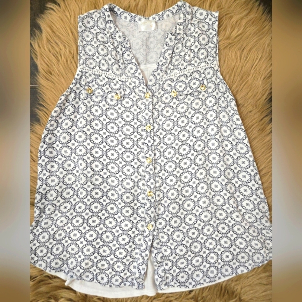 Medium Maternity Sleeveless Top